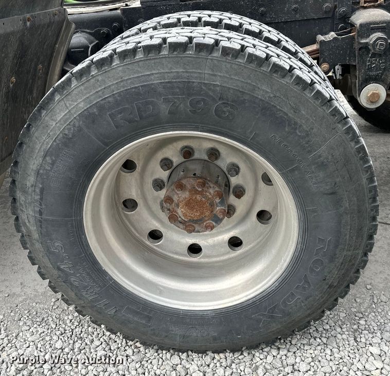 image for item DQ6359 1985 Kenworth  W900 semi truck