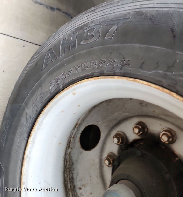 image for item DR7878 2000 Fruehauf dry van trailer