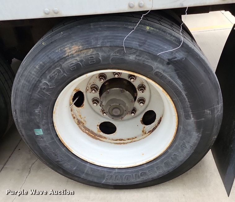 image for item DR7878 2000 Fruehauf dry van trailer