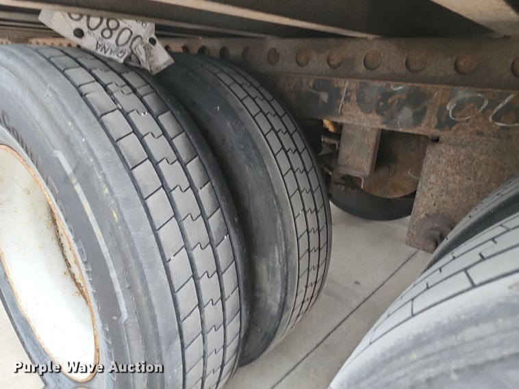 image for item DR7878 2000 Fruehauf dry van trailer