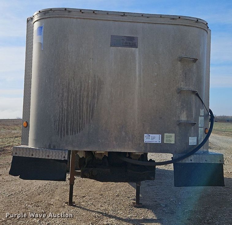image for item DR8536 1999 Travis T-102 end dump trailer