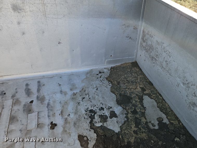 image for item DR8536 1999 Travis T-102 end dump trailer