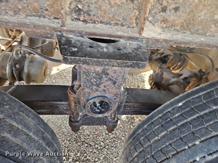 image for item DR8536 1999 Travis T-102 end dump trailer