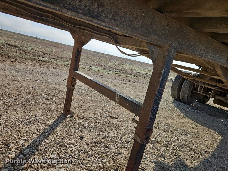 image for item DR8536 1999 Travis T-102 end dump trailer