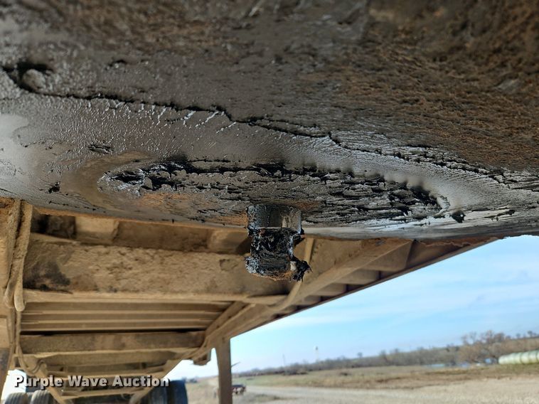 image for item DR8536 1999 Travis T-102 end dump trailer