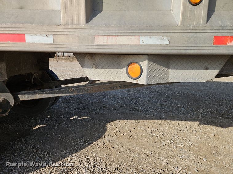 image for item DR8536 1999 Travis T-102 end dump trailer