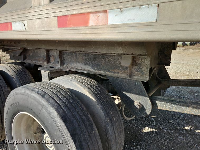 image for item DR8536 1999 Travis T-102 end dump trailer