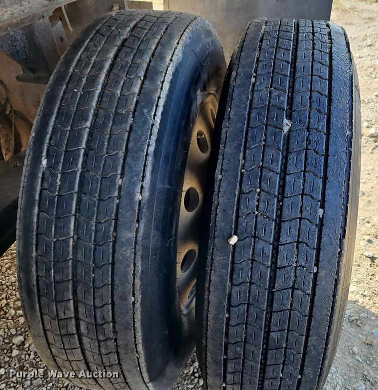 image for item DR8536 1999 Travis T-102 end dump trailer