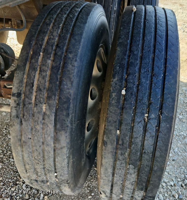 image for item DR8536 1999 Travis T-102 end dump trailer