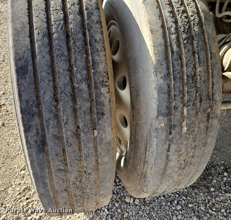 image for item DR8536 1999 Travis T-102 end dump trailer