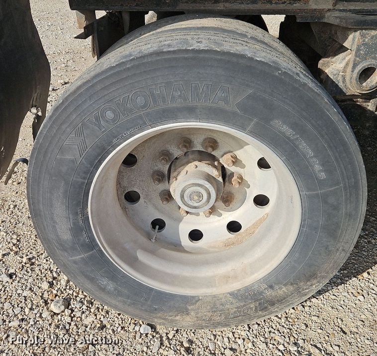 image for item DR8536 1999 Travis T-102 end dump trailer