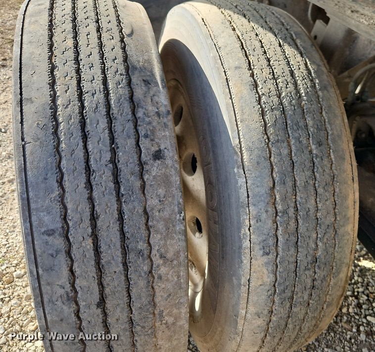 image for item DR8536 1999 Travis T-102 end dump trailer