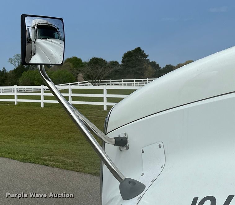 image for item DS2908 2016 International Prostar semi truck