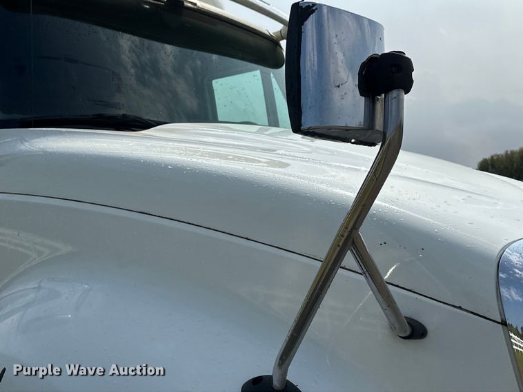 image for item DS2908 2016 International Prostar semi truck