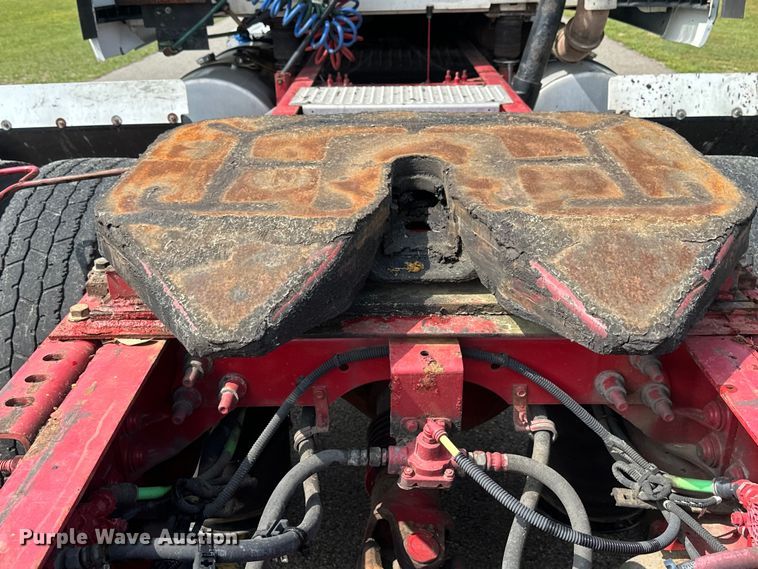 image for item DS2908 2016 International Prostar semi truck