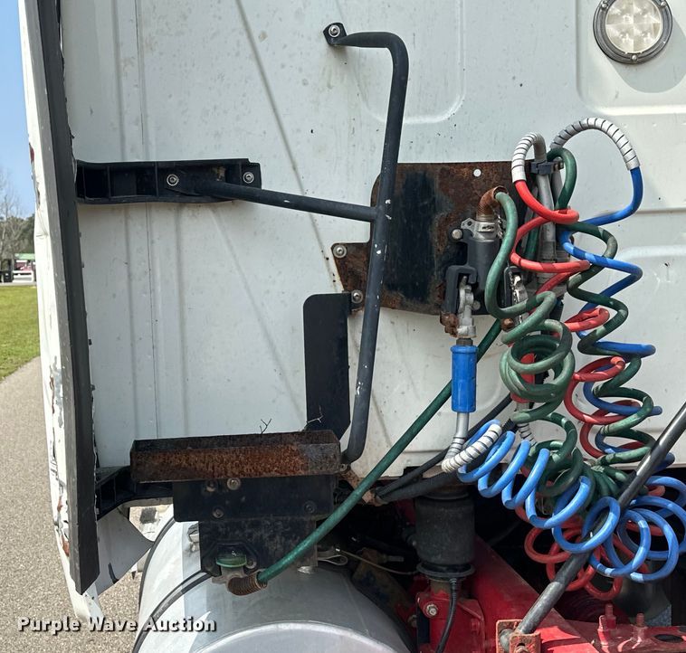 image for item DS2908 2016 International Prostar semi truck