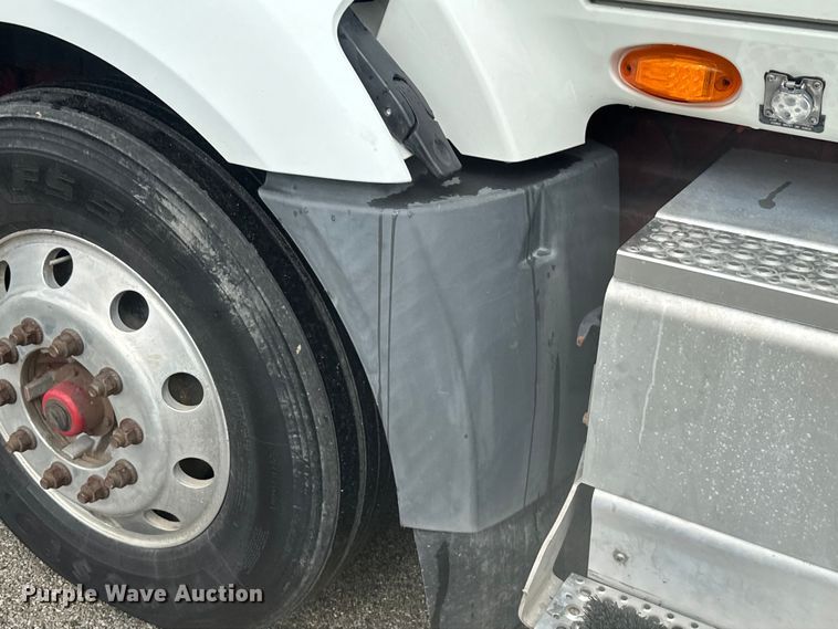 image for item DS2908 2016 International Prostar semi truck