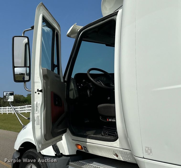 image for item DS2908 2016 International Prostar semi truck