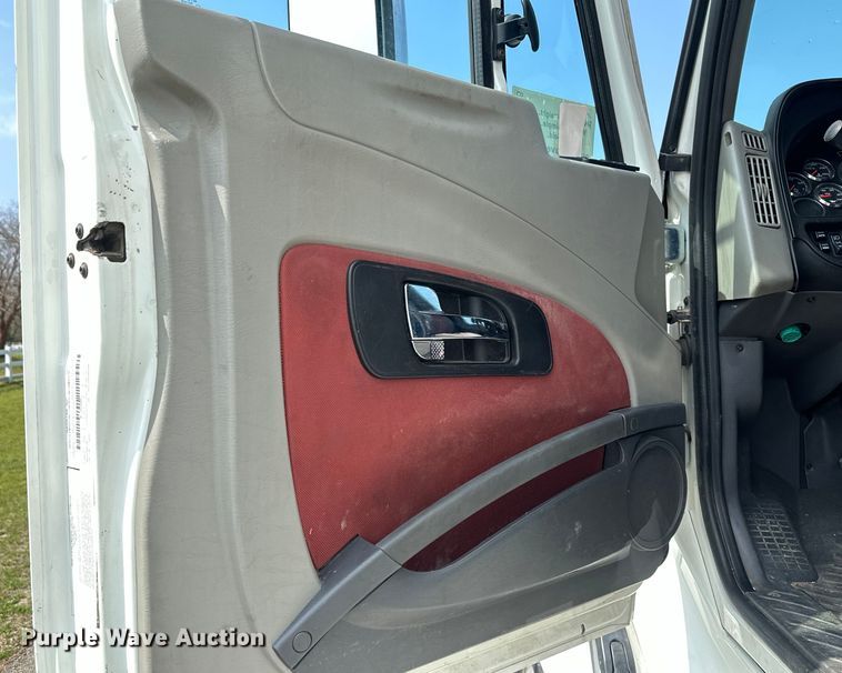 image for item DS2908 2016 International Prostar semi truck