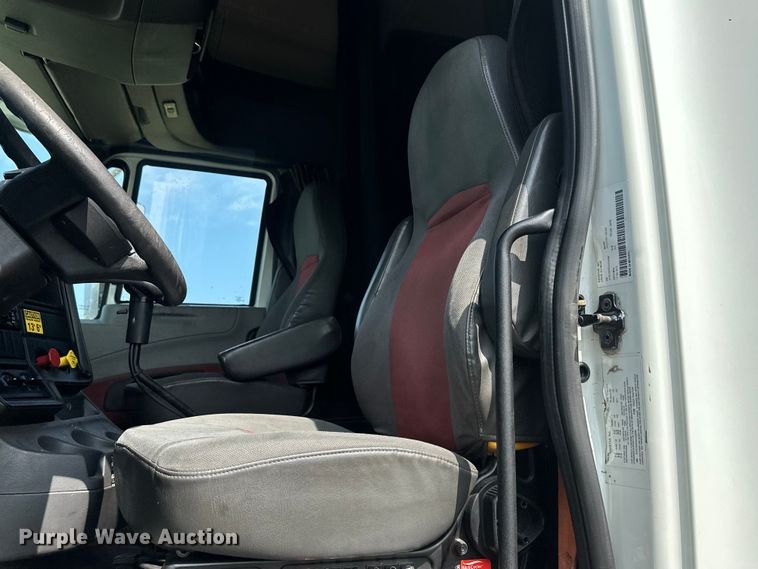 image for item DS2908 2016 International Prostar semi truck