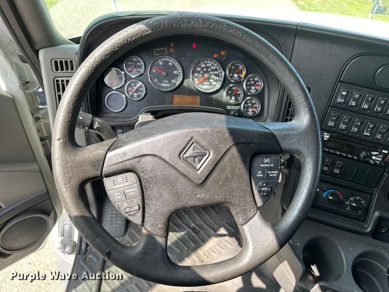 image for item DS2908 2016 International Prostar semi truck