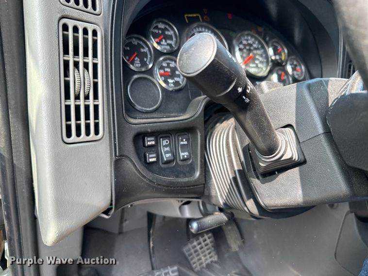 image for item DS2908 2016 International Prostar semi truck