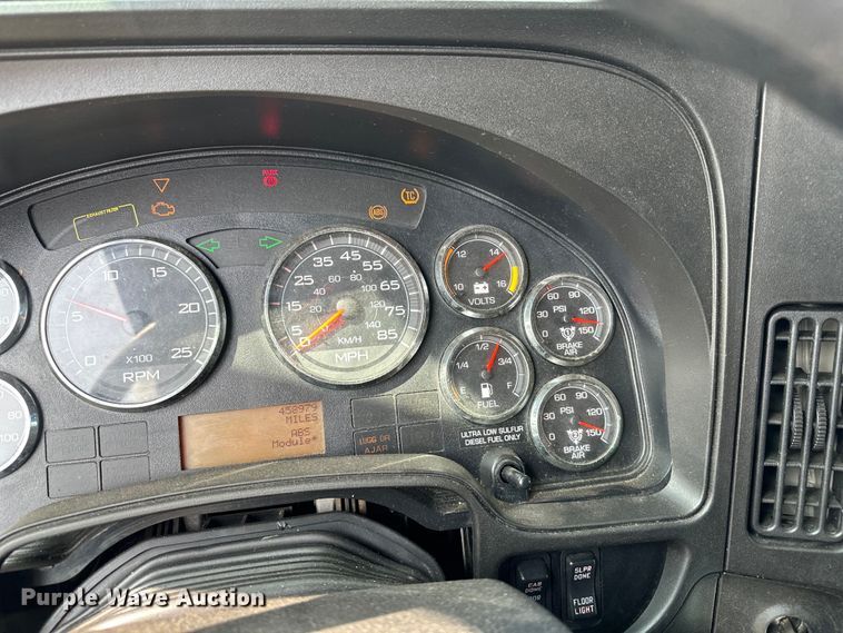 image for item DS2908 2016 International Prostar semi truck