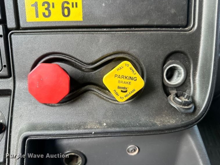 image for item DS2908 2016 International Prostar semi truck