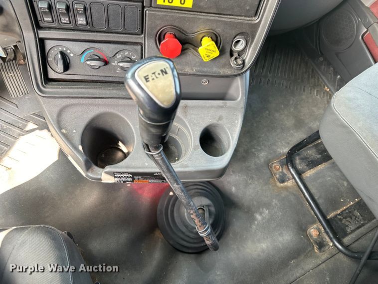 image for item DS2908 2016 International Prostar semi truck