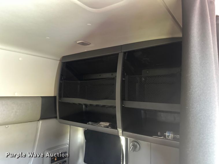 image for item DS2908 2016 International Prostar semi truck