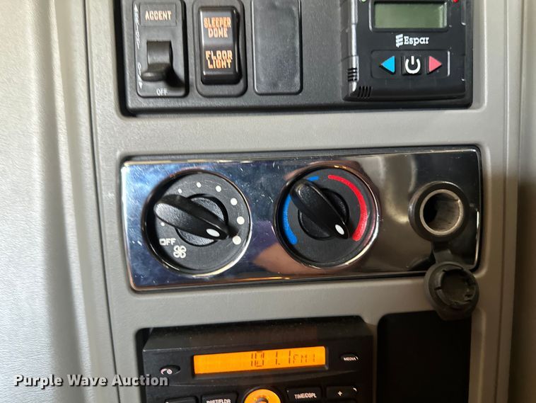 image for item DS2908 2016 International Prostar semi truck