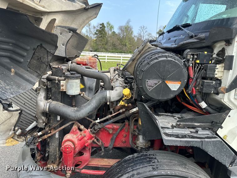 image for item DS2908 2016 International Prostar semi truck