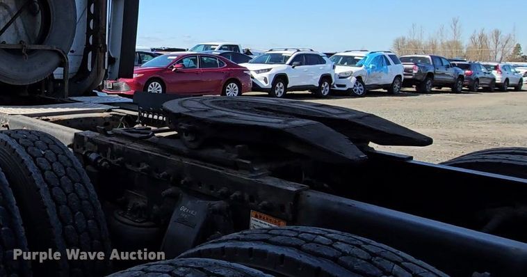 image for item DU2500 2013 Freightliner  Cascadia semi truck