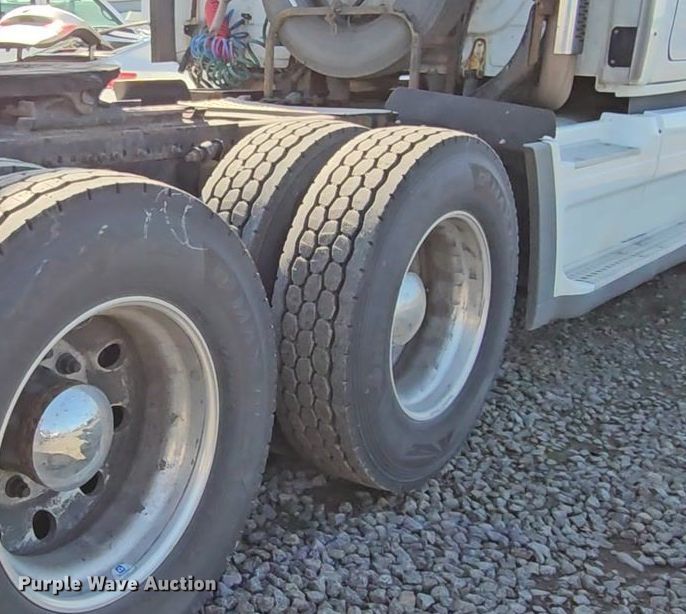 image for item DU2500 2013 Freightliner  Cascadia semi truck