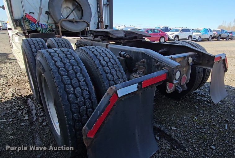 image for item DU2500 2013 Freightliner  Cascadia semi truck