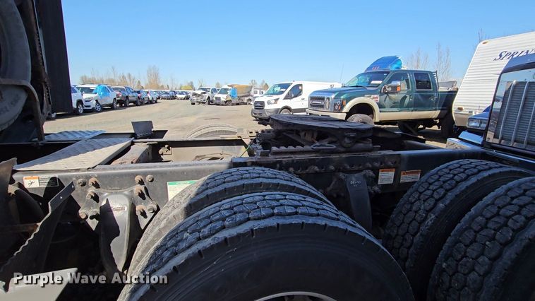 image for item DU2500 2013 Freightliner  Cascadia semi truck