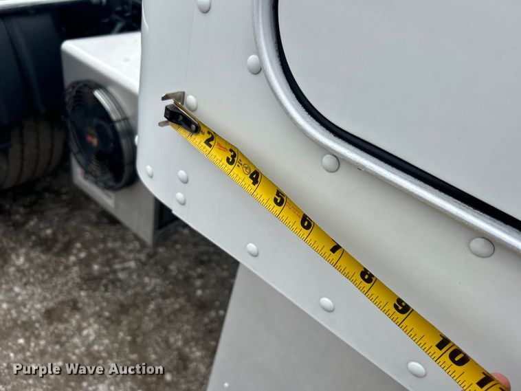 image for item EG1268 2019 Peterbilt  579 semi truck