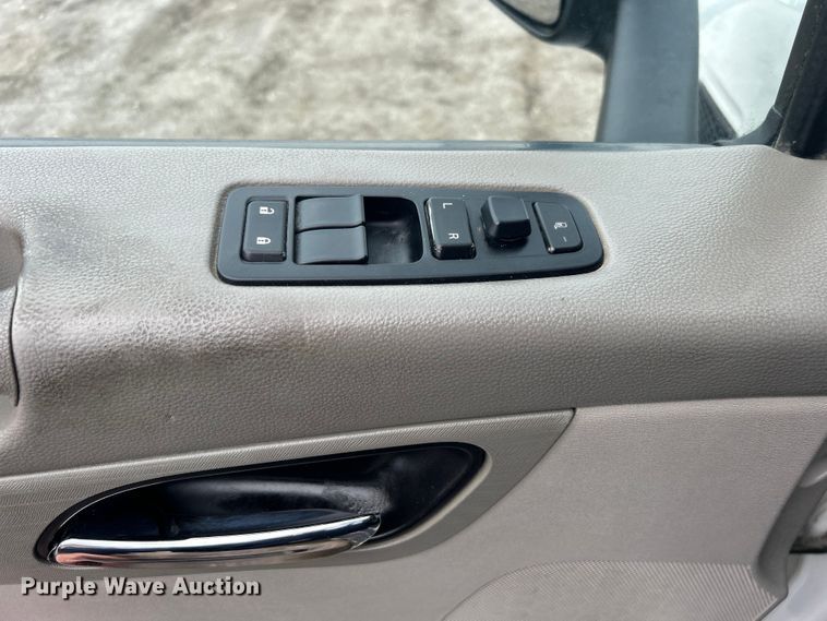 image for item EG1268 2019 Peterbilt  579 semi truck