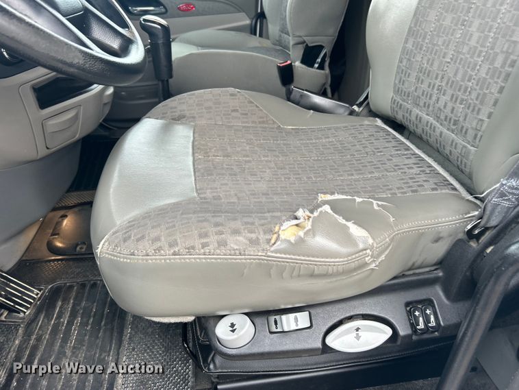 image for item EG1268 2019 Peterbilt  579 semi truck