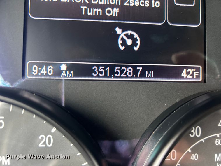 image for item EG1268 2019 Peterbilt  579 semi truck