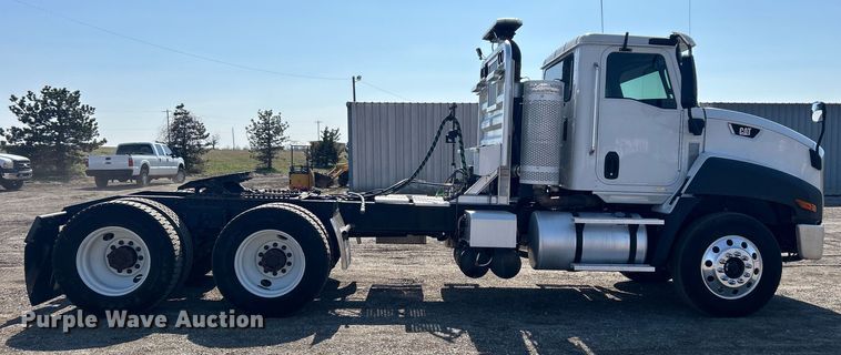 image for item EG1272 2016 Caterpillar CT660S semi truck