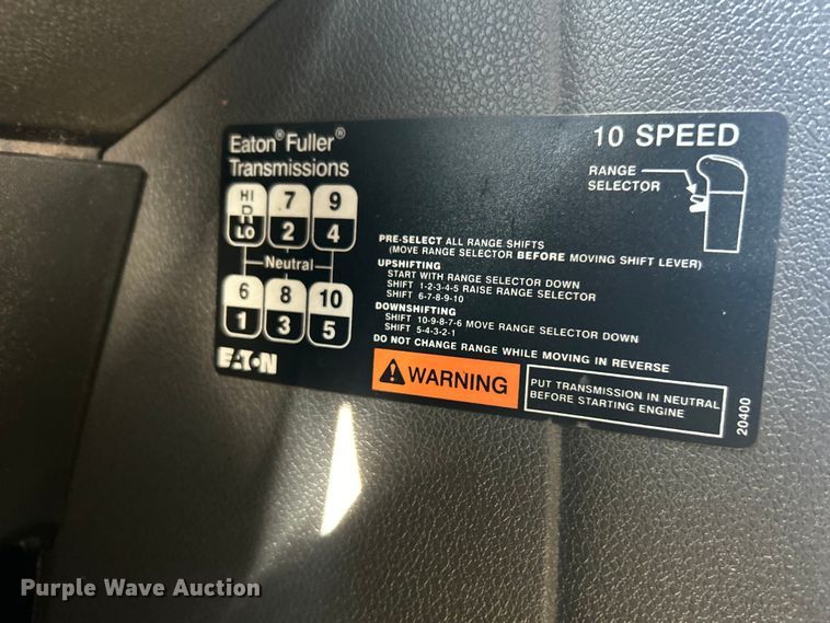 image for item EG1272 2016 Caterpillar CT660S semi truck