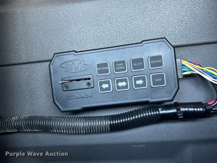 image for item EG1272 2016 Caterpillar CT660S semi truck