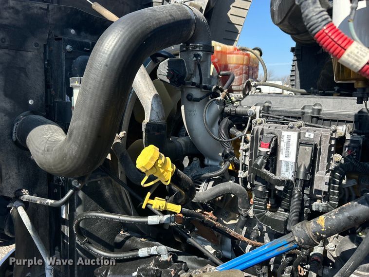 image for item EG1272 2016 Caterpillar CT660S semi truck