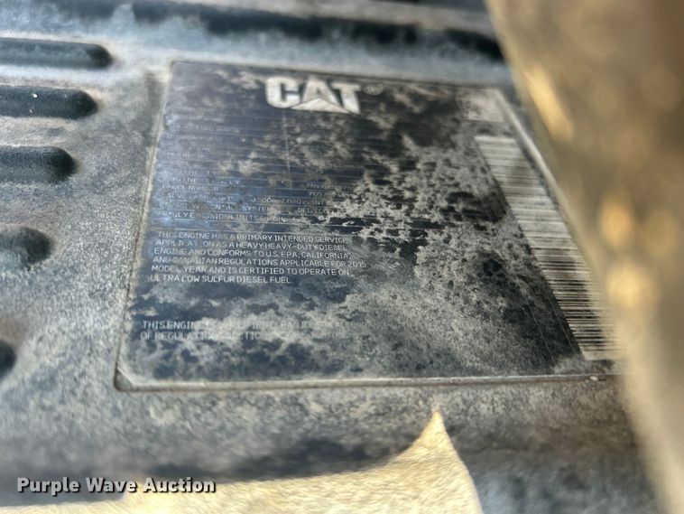 image for item EG1272 2016 Caterpillar CT660S semi truck