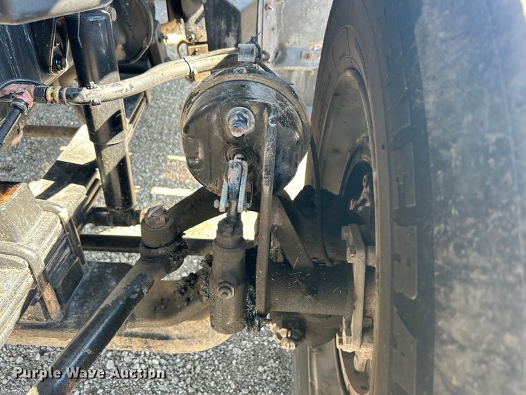 image for item EG1272 2016 Caterpillar CT660S semi truck