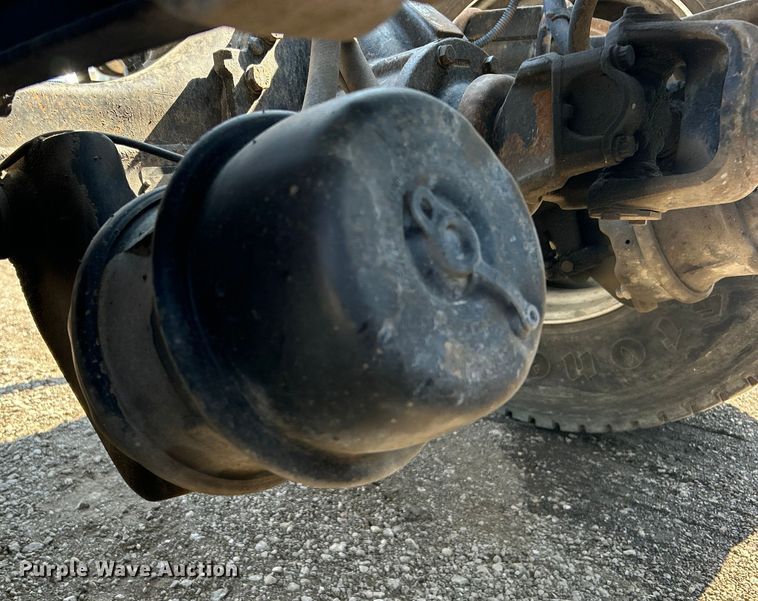 image for item EG1272 2016 Caterpillar CT660S semi truck