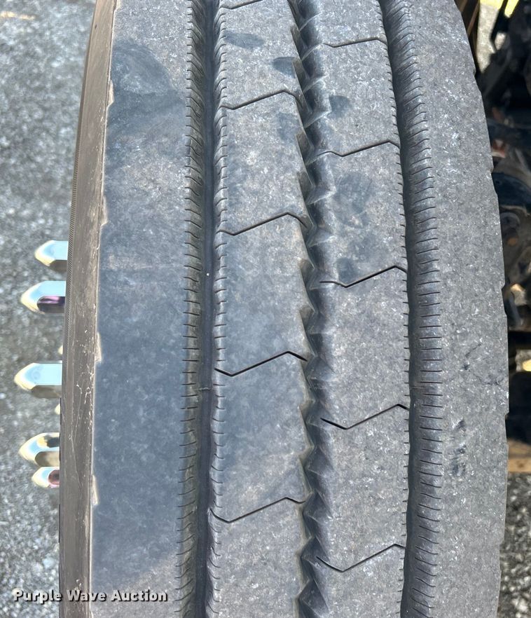 image for item EG1272 2016 Caterpillar CT660S semi truck