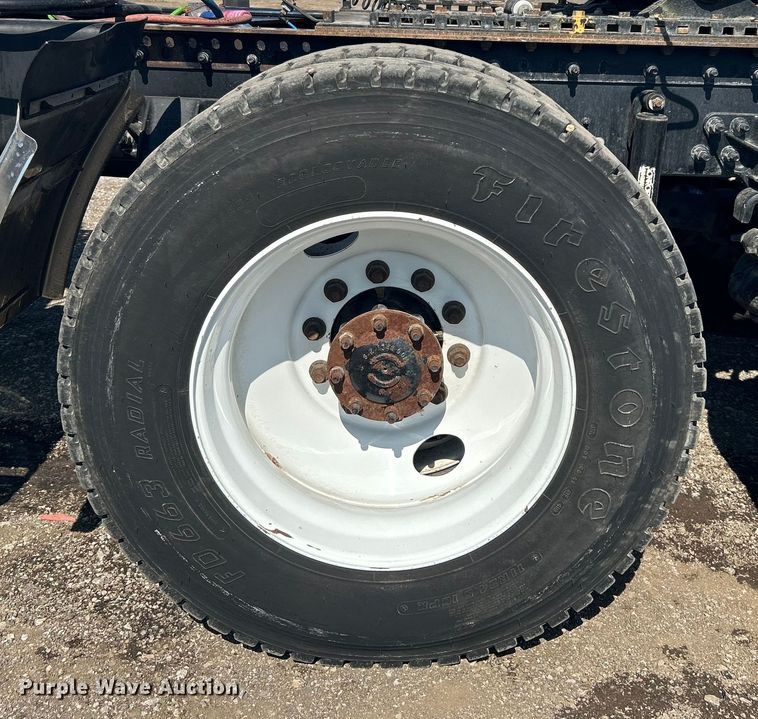 image for item EG1272 2016 Caterpillar CT660S semi truck