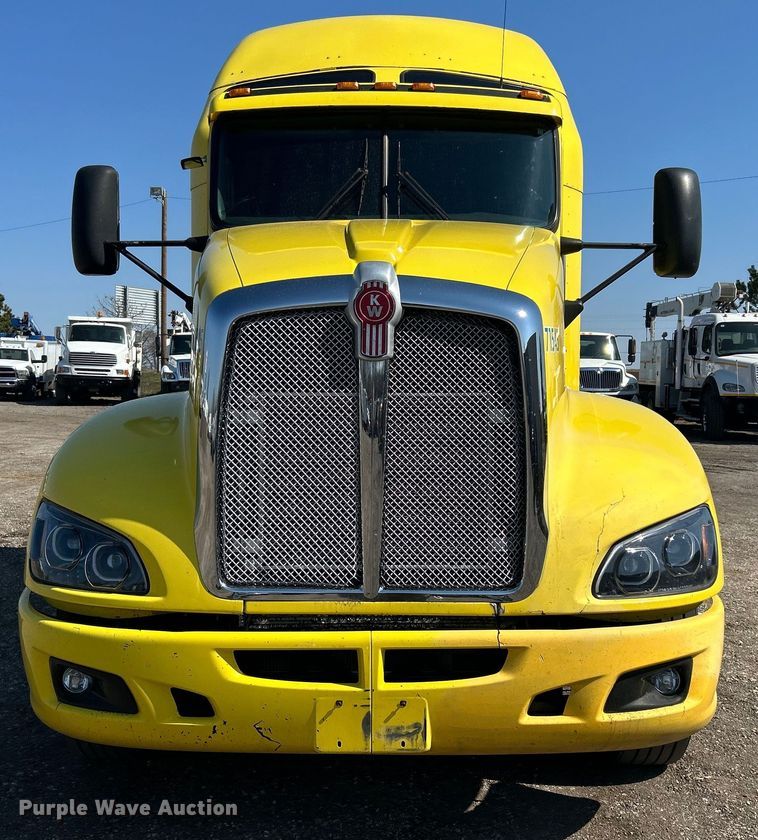image for item EG1273 2009 Kenworth  T660 semi truck